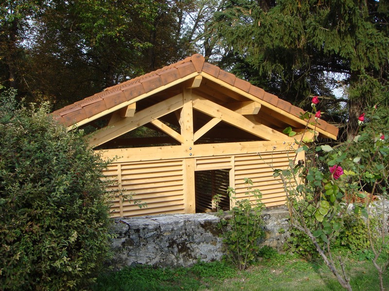 Scierie Nier : découpe bois de charpente Grenoble - abris de voiture en bois 38