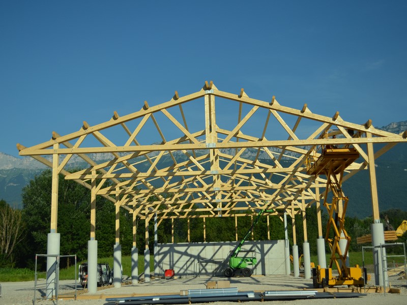 Scierie Nier : découpe bois de charpente 38 - fabrication d'élément de chalet Domène