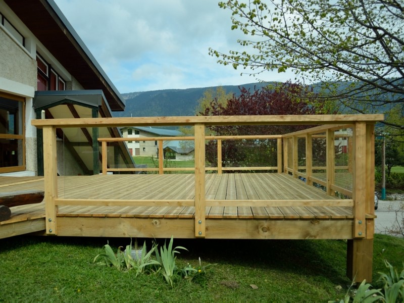 Scierie Nier : découpe de bois résineux Grenoble - terrasse bois - fabrication d'élément chalet 38